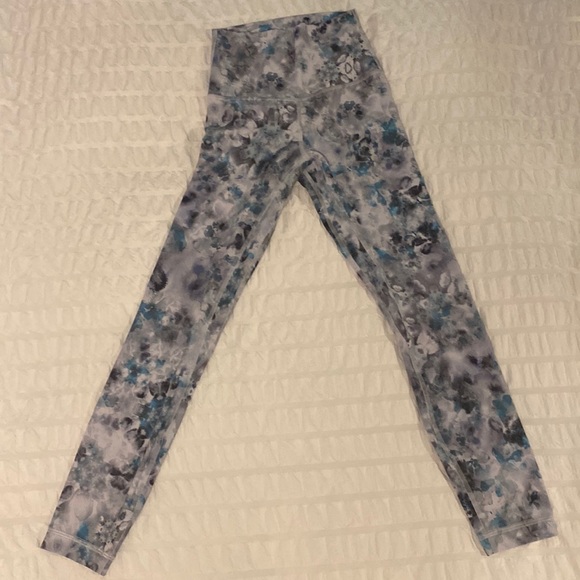 LULULEMON ALIGN LEGGINGS 25 inch - Picture 2 of 6